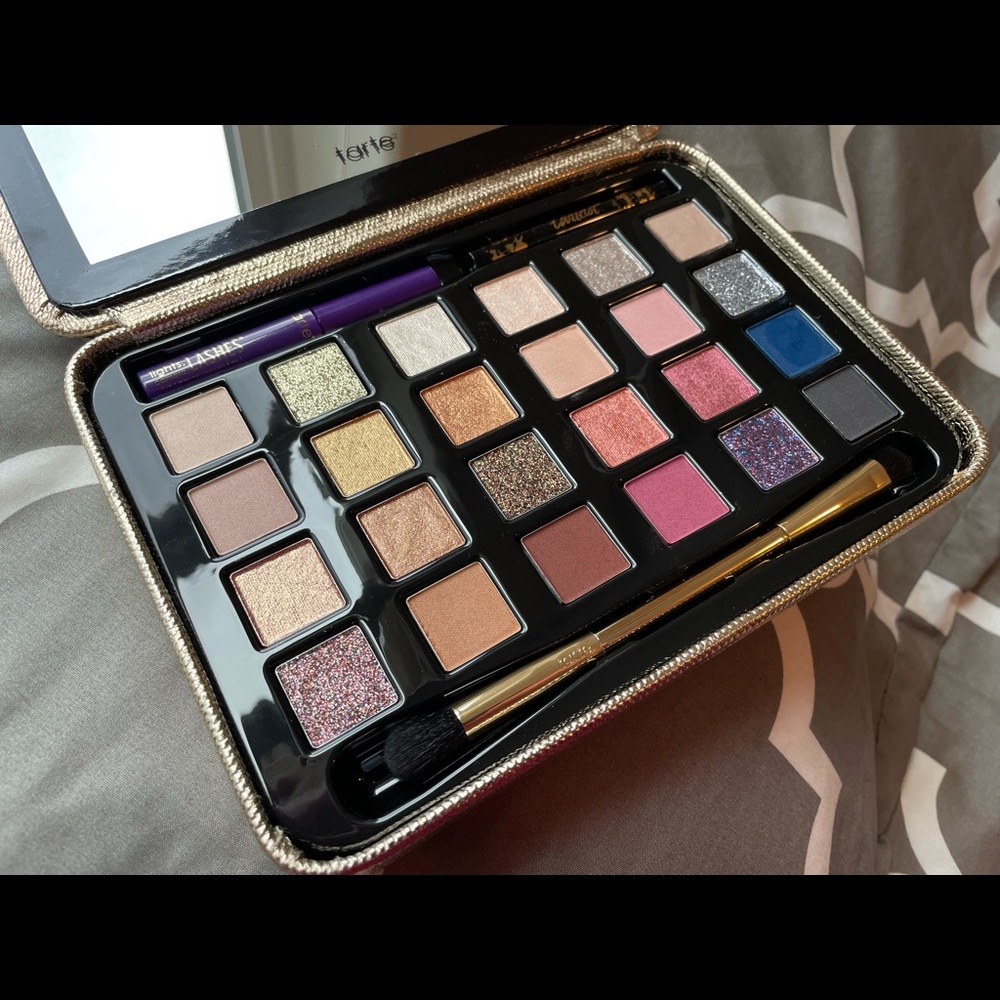 Tarte winter wonderglam luxe eye pallet